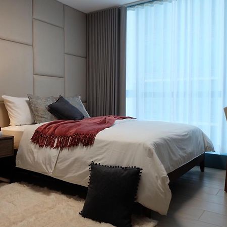 One Uptown Residence Taguig Εξωτερικό φωτογραφία