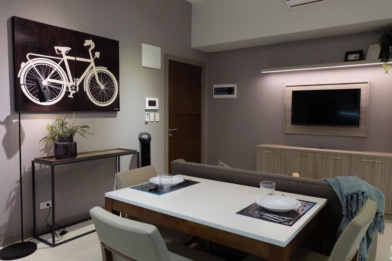 One Uptown Residence Taguig Εξωτερικό φωτογραφία