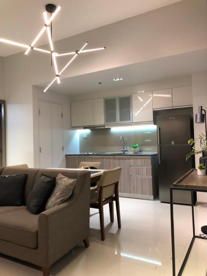 One Uptown Residence Taguig Εξωτερικό φωτογραφία