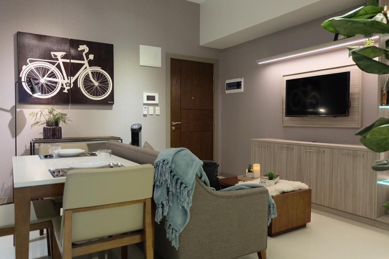 One Uptown Residence Taguig Εξωτερικό φωτογραφία